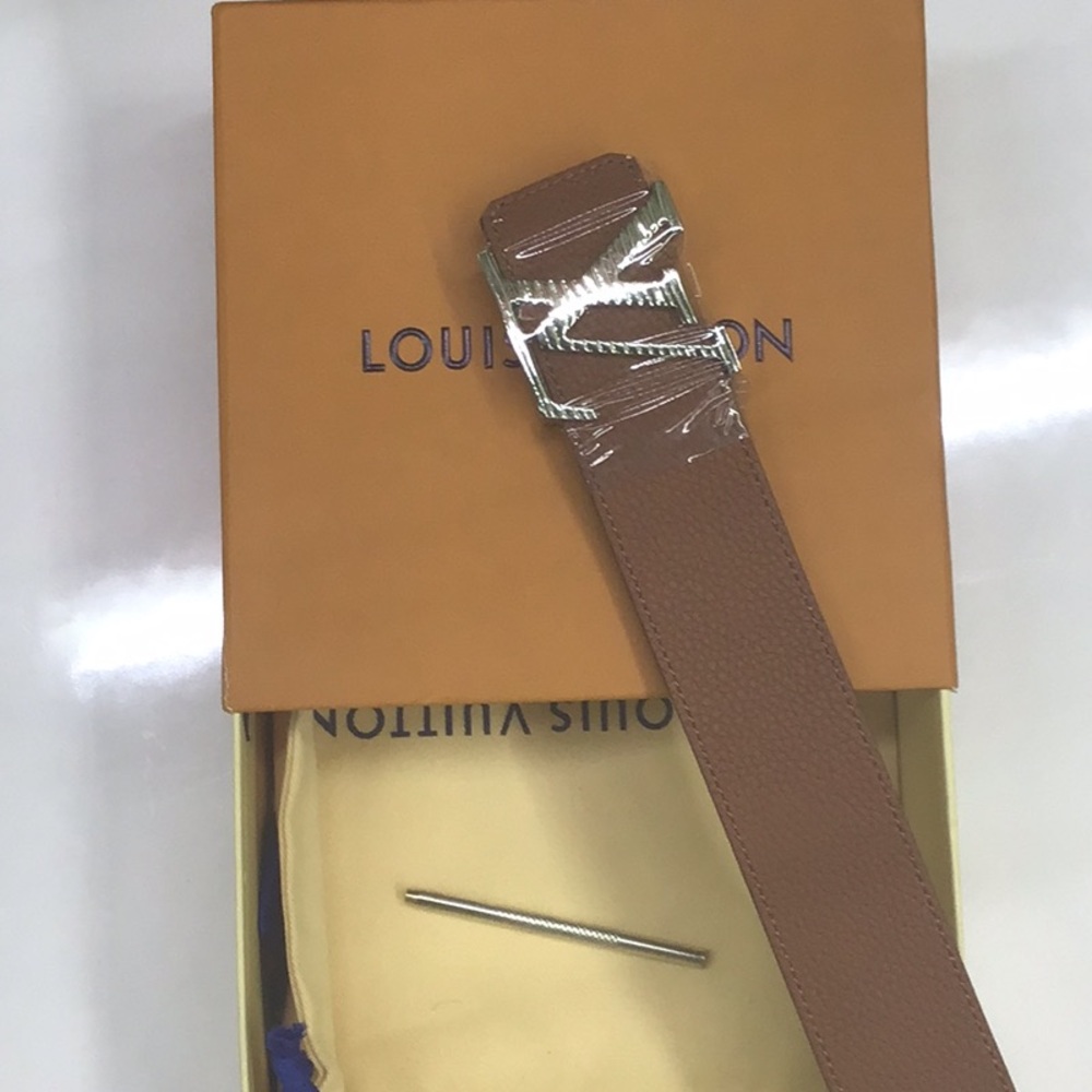 Louis Vuitton light brown and black reversible belt